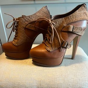 Bakers Lace up Bootie. Size 7.5